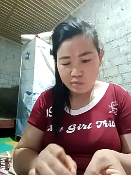 Snapshot of jienrrr chatting on 10-14-25, 11:33 jienrrr online show from 10-14-25, 11:33