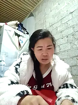 Snapshot of jienrrr chatting on 10-14-25, 11:38 jienrrr online show from 10-14-25, 11:38