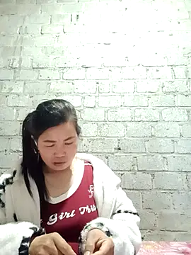 Snapshot of jienrrr chatting on 10-15-25, 11:43 jienrrr online show from 10-15-25, 11:43