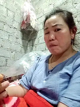 Snapshot of jienrrr chatting on 10-22-25, 01:11 jienrrr online show from 10-22-25, 01:11