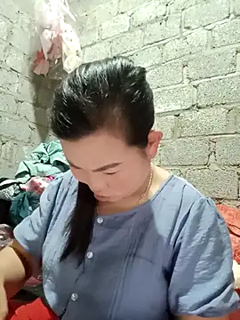 Snapshot of jienrrr chatting on 10-27-25, 02:04 jienrrr online show from 10-27-25, 02:04