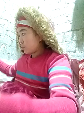 Snapshot of jienrrr chatting on 11-21-25, 12:21 jienrrr online show from 11-21-25, 12:21