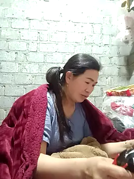 Snapshot of jienrrr chatting on 11-23-25, 12:43 jienrrr online show from 11-23-25, 12:43