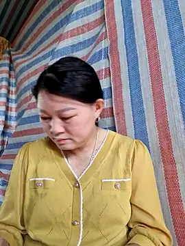 yoowwmr online show from 10-28-25, 01:31