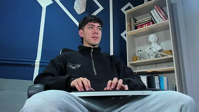 etham wolf  online show from 11-10-25, 11:20