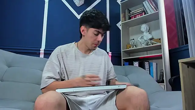 etham wolf  online show from 11-12-25, 12:27