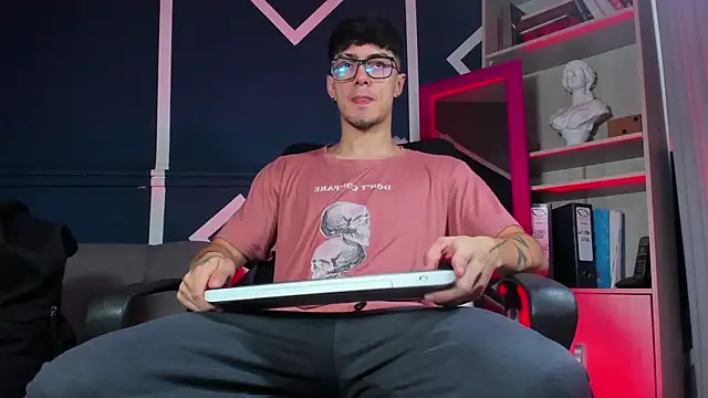 etham wolf  online show from 12-03-25, 12:58