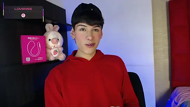 Snapshot of Ezra_Storm chatting on 10-26-25, 05:02 Ezra Storm online show from 10-26-25, 05:02