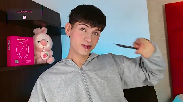 Snapshot of Ezra_Storm chatting on 11-11-25, 04:56 Ezra Storm online show from 11-11-25, 04:56