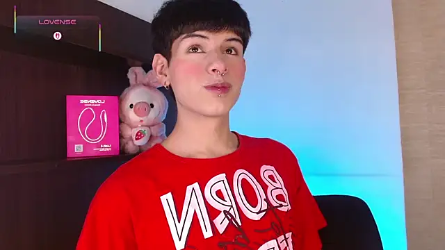 Snapshot of Ezra_Storm chatting on 11-26-25, 04:57 Ezra Storm online show from 11-26-25, 04:57