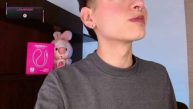 Snapshot of Ezra_Storm chatting on 12-03-25, 04:42 Ezra Storm online show from 12-03-25, 04:42