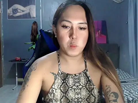 Snapshot of urtranspinay chatting on 11-20-25, 04:51 urtranspinay online show from 11-20-25, 04:51