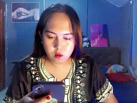 Snapshot of urtranspinay chatting on 01-18-26, 12:25 urtranspinay online show from 01-18-26, 12:25