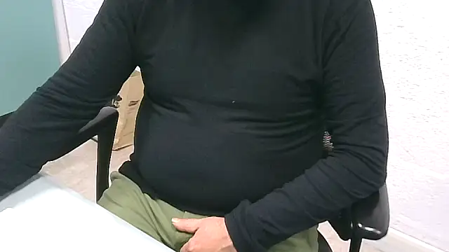 Snapshot of Bsxmaturo61 chatting on 01-12-26, 03:17 Bsxmaturo61 online show from 01-12-26, 03:17