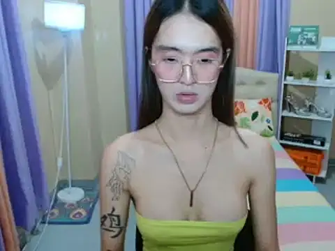 Snapshot of XxTsUncutAskaxX chatting on 05-27-26, 04:15 XxTsUncutAskaxX online show from 05-27-26, 04:15