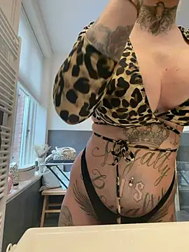 Snapshot of Jasmina-Joy chatting on 02-21-26, 11:00 Jasmina-Joy online show from 02-21-26, 11:00