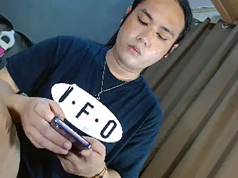 Snapshot of longoria_crawford chatting on 07-31-26, 02:55 longoria crawford online show from 07-31-26, 02:55