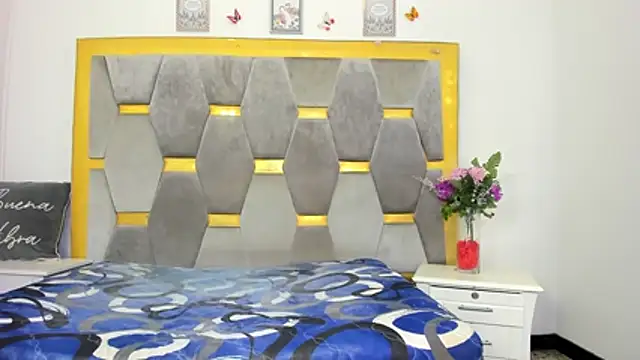 AliyahBrowns online show from 12-04-25, 07:44