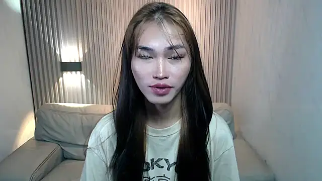 Snapshot of lovelychanel69xx chatting on 11-05-25, 10:43 lovelychanel69xx online show from 11-05-25, 10:43