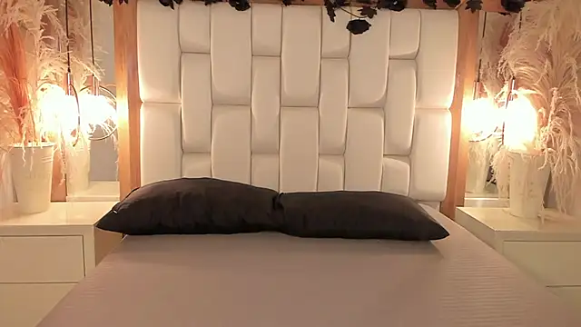 Daphne And Roger online show from 11-07-25, 11:10