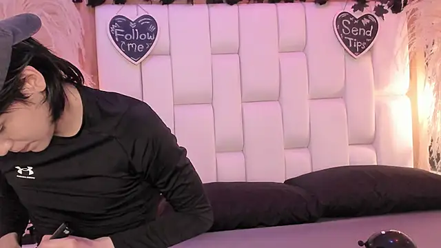 Daphne And Roger online show from 04-16-26, 11:22