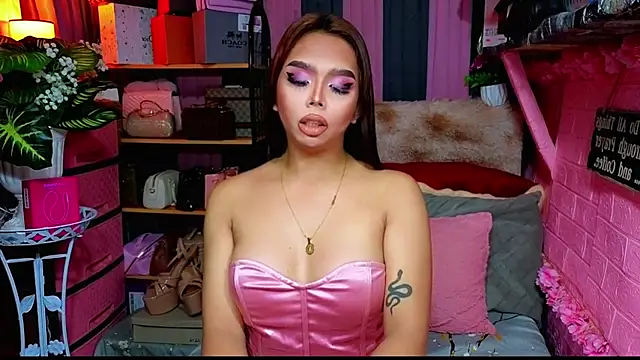 Snapshot of MoniqueCeleste chatting on 11-09-25, 02:59 MoniqueCeleste online show from 11-09-25, 02:59