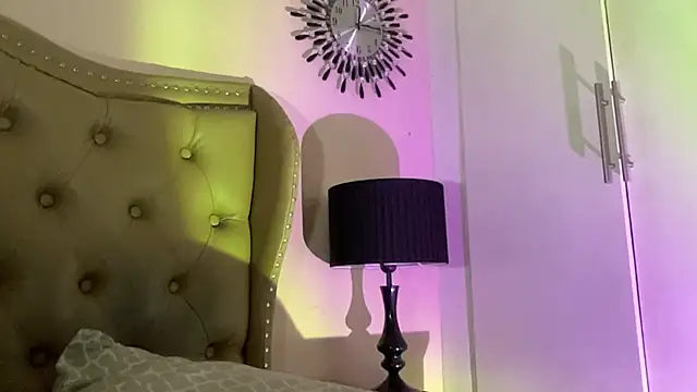 Snapshot of solana_imani chatting on 11-26-25, 04:30 solana imani online show from 11-26-25, 04:30