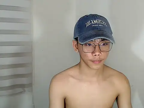 ynotyu online show from 10-31-25, 05:41