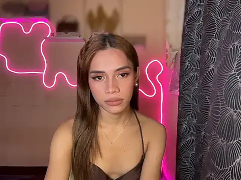 Lovelynikki03 online show from 09-28-25, 02:00