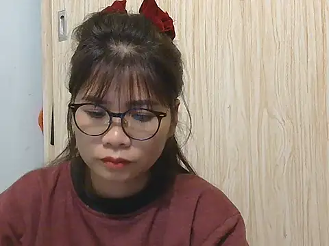 Snapshot of Ori299 chatting on 11-28-25, 09:45 Ori299 online show from 11-28-25, 09:45