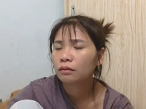 Snapshot of Ori299 chatting on 12-20-25, 01:18 Ori299 online show from 12-20-25, 01:18