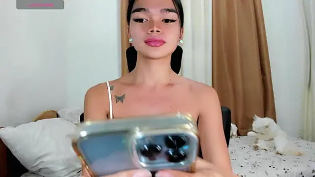 kendall petite18 online show from 07-09-26, 07:07