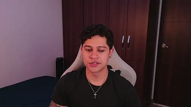 domsantiago  online show from 09-22-25, 04:03