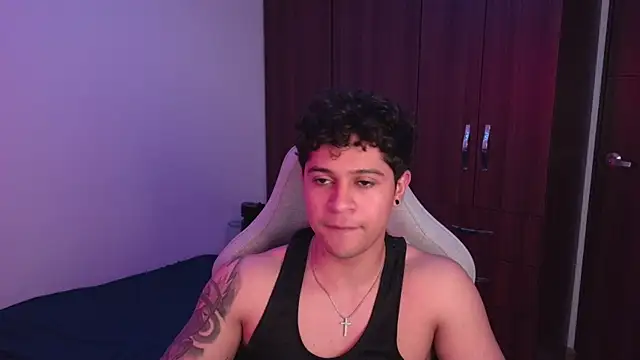 domsantiago  online show from 10-06-25, 03:26