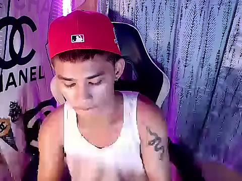 Snapshot of asianhardcock25 chatting on 12-18-25, 11:27 asianhardcock25 online show from 12-18-25, 11:27