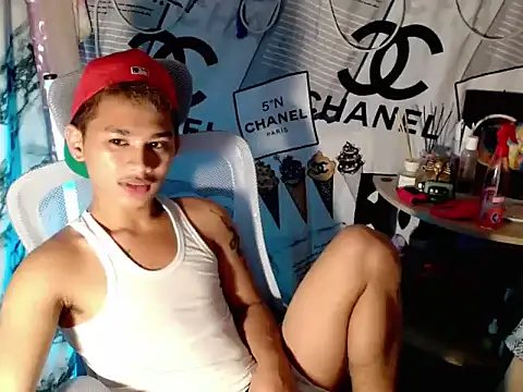 Snapshot of asianhardcock25 chatting on 02-05-26, 03:11 asianhardcock25 online show from 02-05-26, 03:11