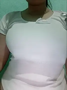 Snapshot of Shiny_Babe chatting on 06-07-26, 05:22 Shiny Babe online show from 06-07-26, 05:22