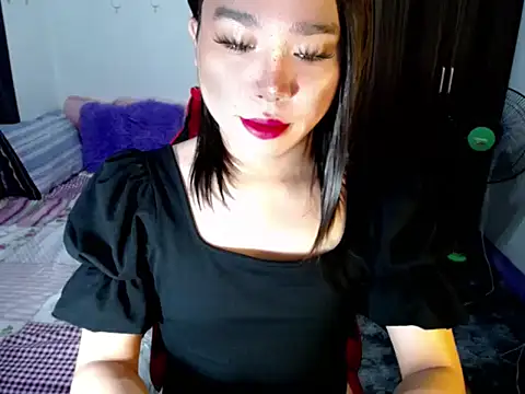 Urassiansweetcummer online show from 09-27-25, 12:59