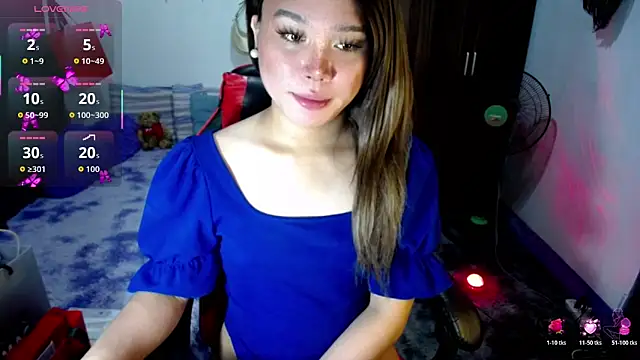 Snapshot of Urassiansweetcummer chatting on 02-19-26, 12:39 Urassiansweetcummer online show from 02-19-26, 12:39