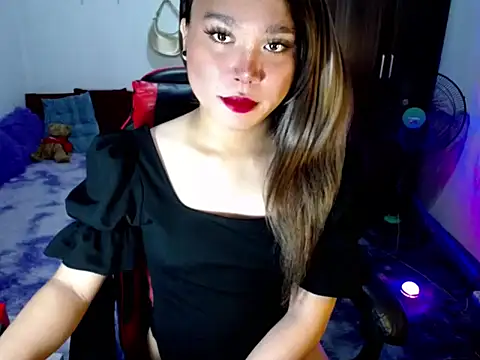 Urassiansweetcummer online show from 03-19-26, 02:26