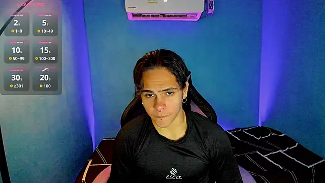 Snapshot of Maximiliano_scoott__ chatting on 09-18-25, 08:33 Maximiliano scoott online show from 09-18-25, 08:33