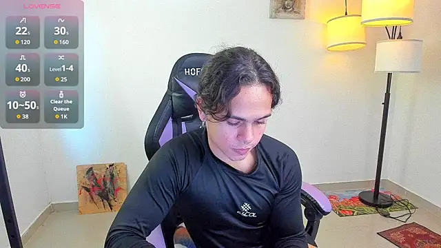 Snapshot of Maximiliano_scoott__ chatting on 10-30-25, 06:19 Maximiliano scoott online show from 10-30-25, 06:19