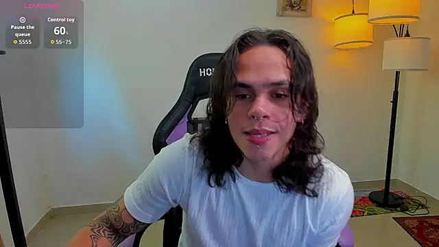 Snapshot of Maximiliano_scoott__ chatting on 11-02-25, 06:10 Maximiliano scoott online show from 11-02-25, 06:10