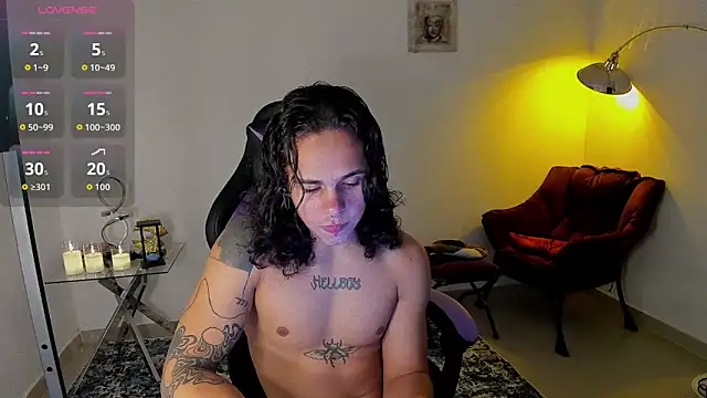 Snapshot of Maximiliano_scoott__ chatting on 11-18-25, 12:05 Maximiliano scoott online show from 11-18-25, 12:05