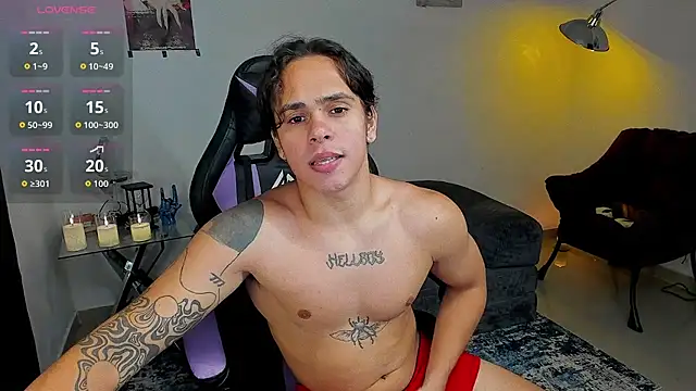 Snapshot of Maximiliano_scoott__ chatting on 11-21-25, 10:52 Maximiliano scoott online show from 11-21-25, 10:52