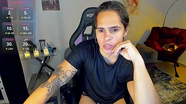 Snapshot of Maximiliano_scoott__ chatting on 12-15-25, 08:24 Maximiliano scoott online show from 12-15-25, 08:24