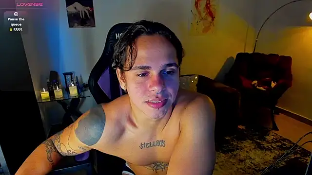 Snapshot of Maximiliano_scoott__ chatting on 12-16-25, 08:47 Maximiliano scoott online show from 12-16-25, 08:47