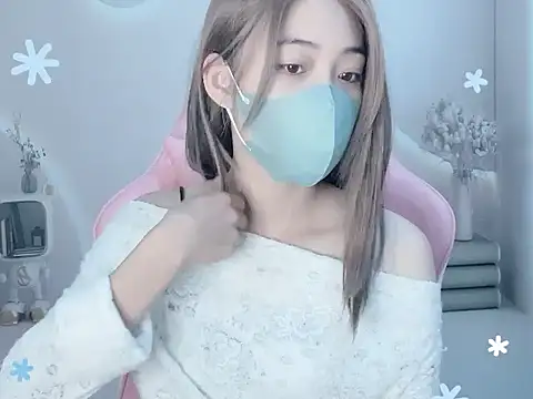 Snapshot of _KiuAnh_22 chatting on 11-18-25, 10:47 KiuAnh 22 online show from 11-18-25, 10:47