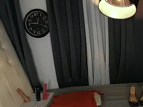 Foxxy Barbie online show from 04-06-26, 05:52