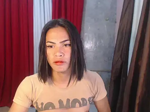 Snapshot of urhotty_megss chatting on 09-14-25, 02:05 urhotty megss online show from 09-14-25, 02:05